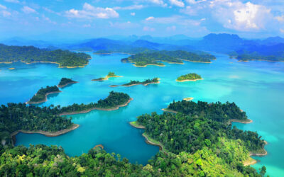 Sconnessi dal mondo, immersi nel verde: la magia di Khao Sok