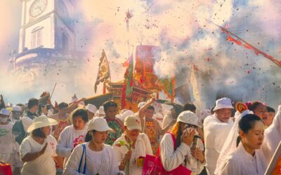 Ascetismo, fumo e purezza: Phuket si veste di bianco per il Vegetarian Festival 2026